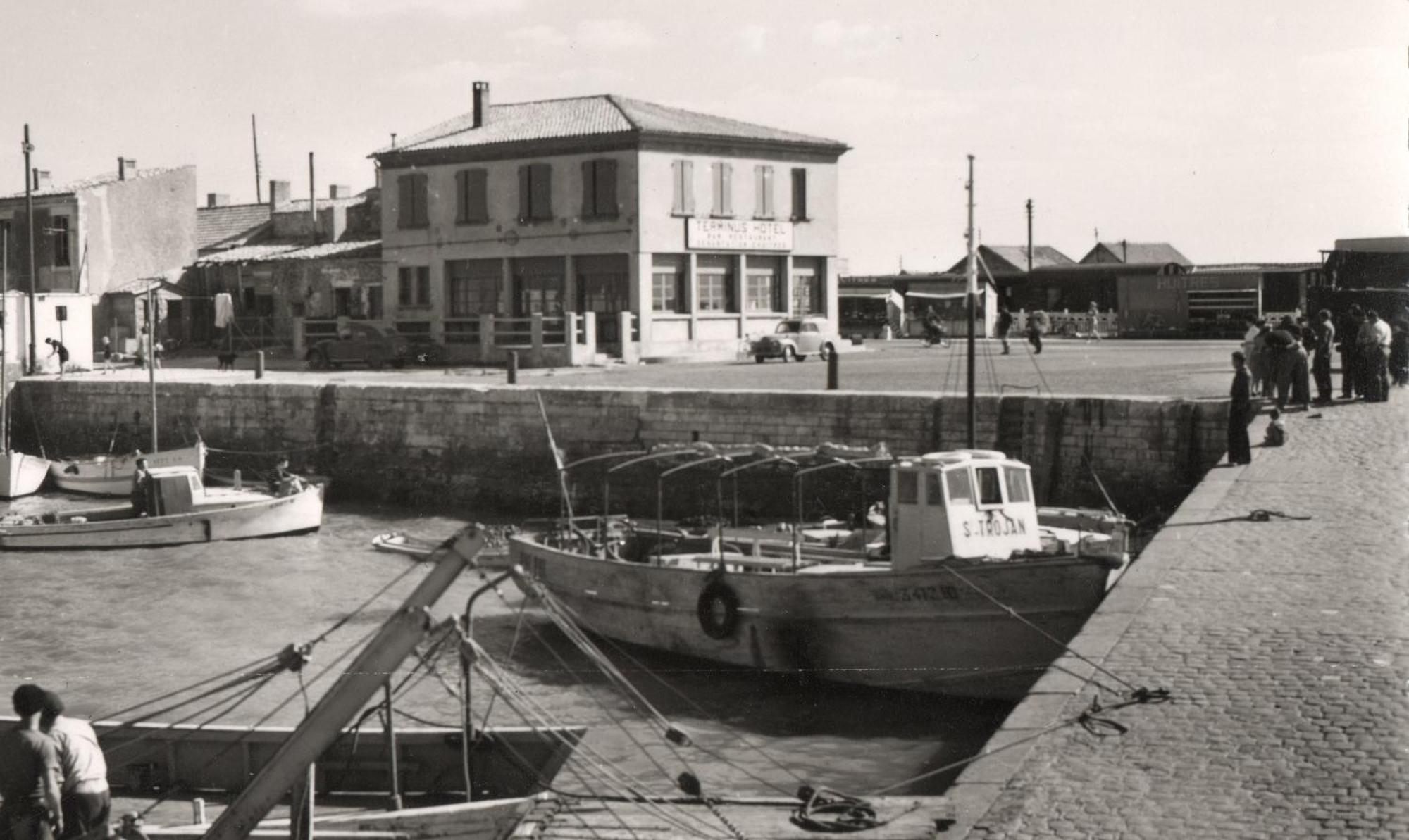 Logis Hotel Le Terminus Bourcefranc Eksteriør billede